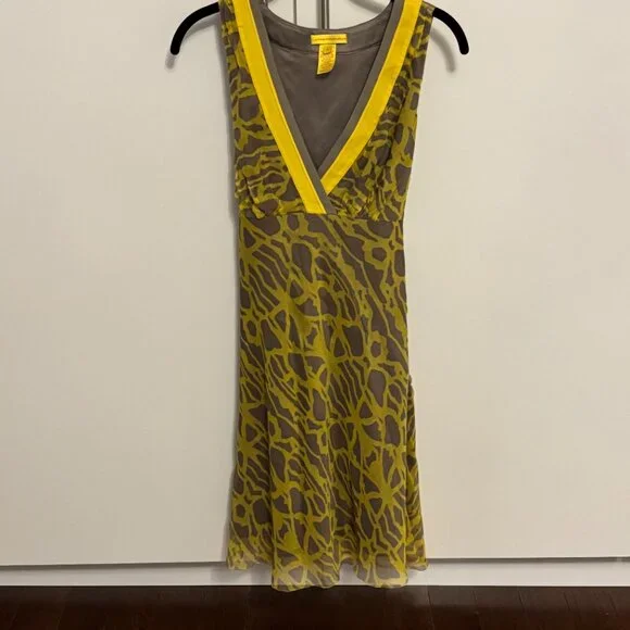 Catherine Malandrino Sheer and Silk Yellow Sz 2 - Picture 6 of 6